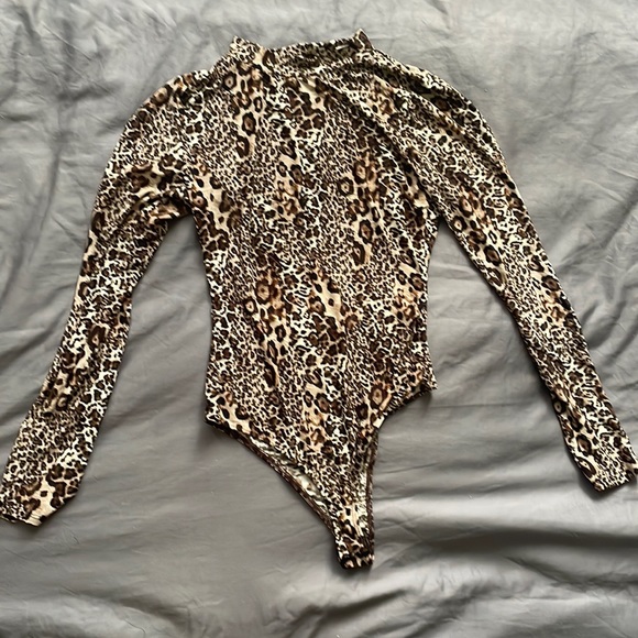 BODYSUITES - Picture 1 of 4